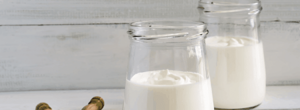 ¿Debes mezclar yogur griego con proteína en polvo?