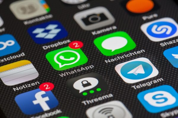 4 aplicaciones esenciales que debes descargar en tu teléfono
