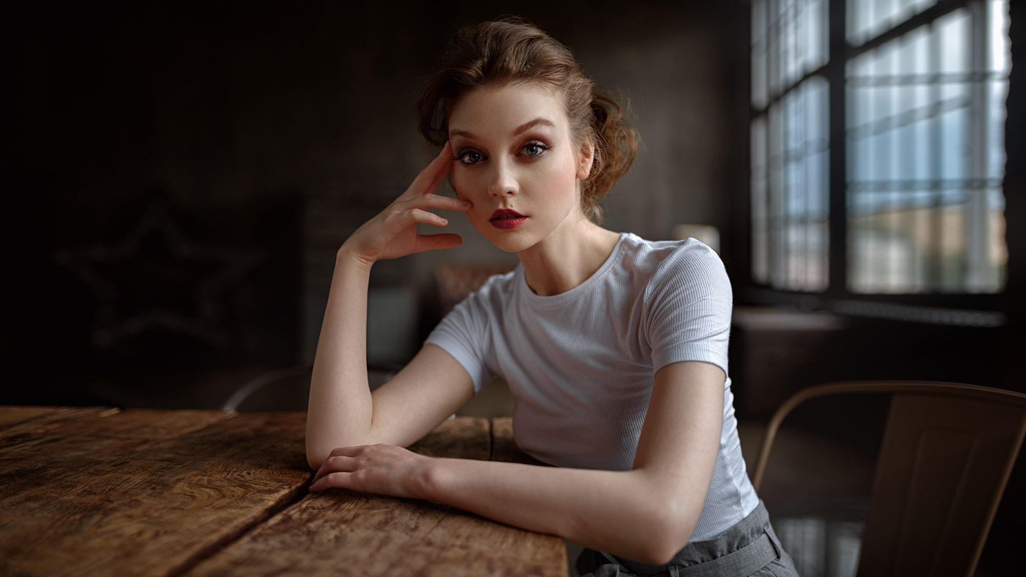 Mejores poses de fotografías para mujeres, hombres, parejas y niños 207 fotografía de retrato poses femeninas
