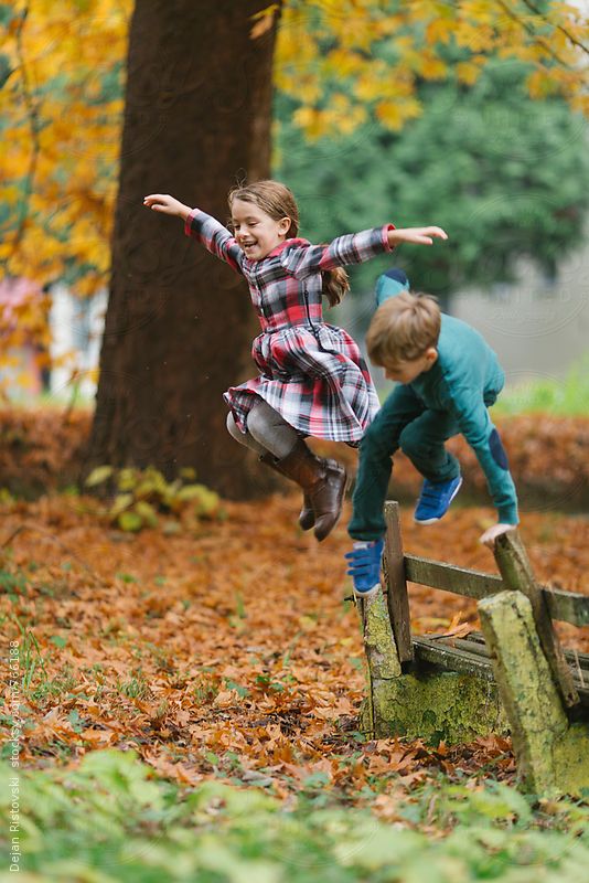 Mejores poses de fotografías para mujeres, hombres, parejas y niños 229 poses para retratos de niños