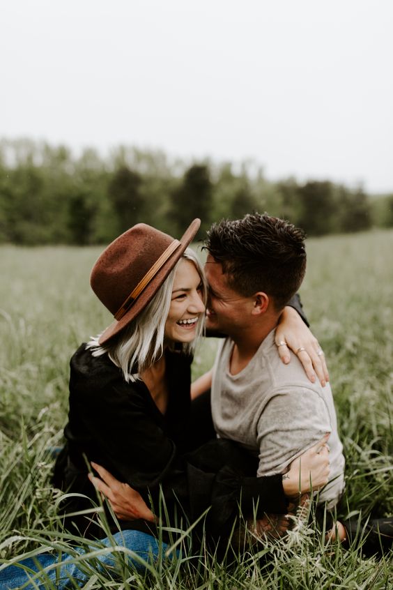 Mejores poses de fotografías para mujeres, hombres, parejas y niños 249 poses para retratos de parejas