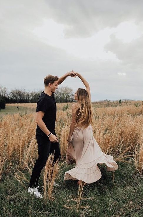 Mejores poses de fotografías para mujeres, hombres, parejas y niños 246 poses de fotografía de retrato para parejas