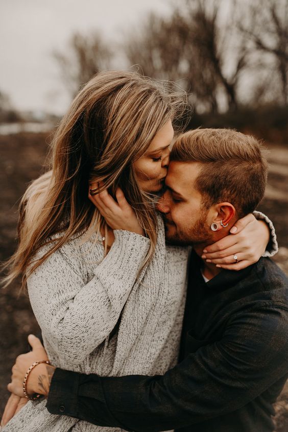 Mejores poses de fotografías para mujeres, hombres, parejas y niños 257 poses para retratos de parejas