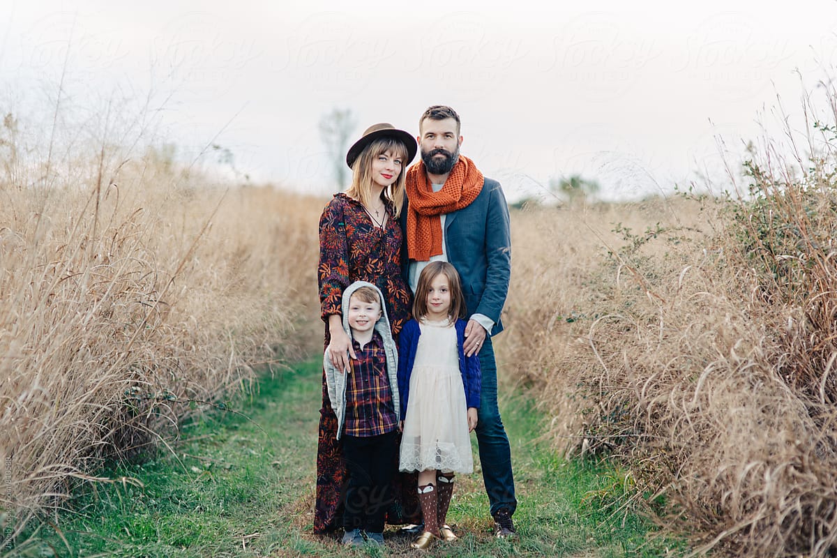 Mejores poses de fotografías para mujeres, hombres, parejas y niños 279 poses para retratos familiares