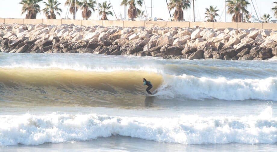 6 Mejores Destinos para Hacer Surf en el Mediterráneo en España 13 Surf en Sitges - mejores destinos para hacer surf en el mediterraneo