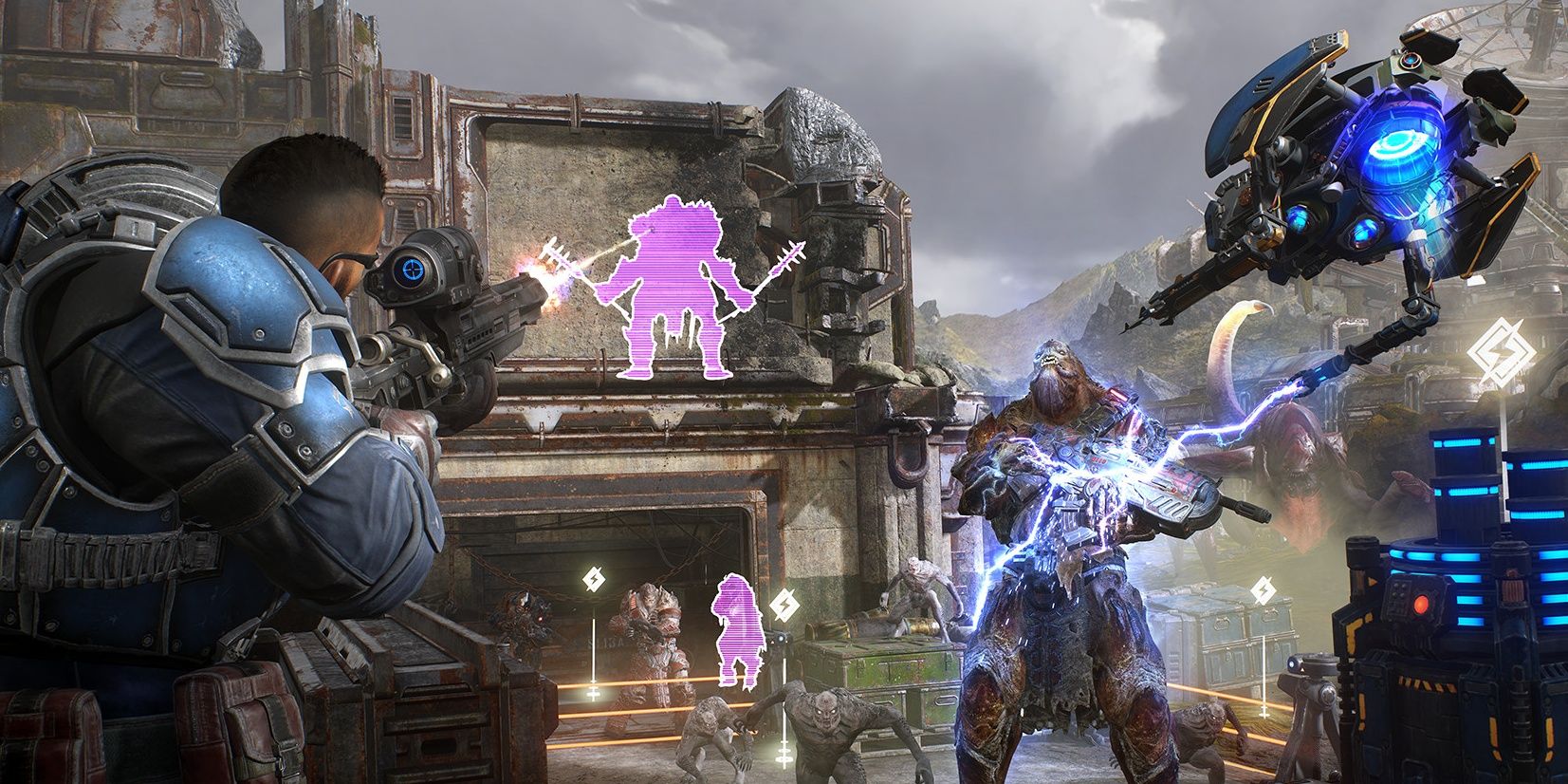 personajes de gears 5 luchando y siendo electrocutados