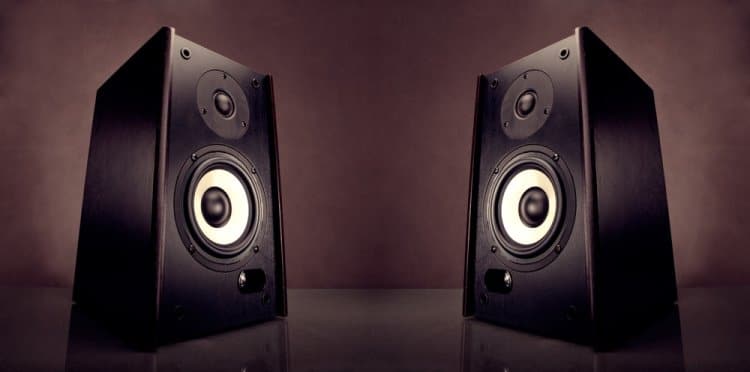 Cómo cablear altavoces con 4 terminales 5 ¿Necesitan alimentación los altavoces de sonido envolvente?