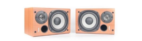 Alimentación de altavoces de sonido envolvente inalámbricos