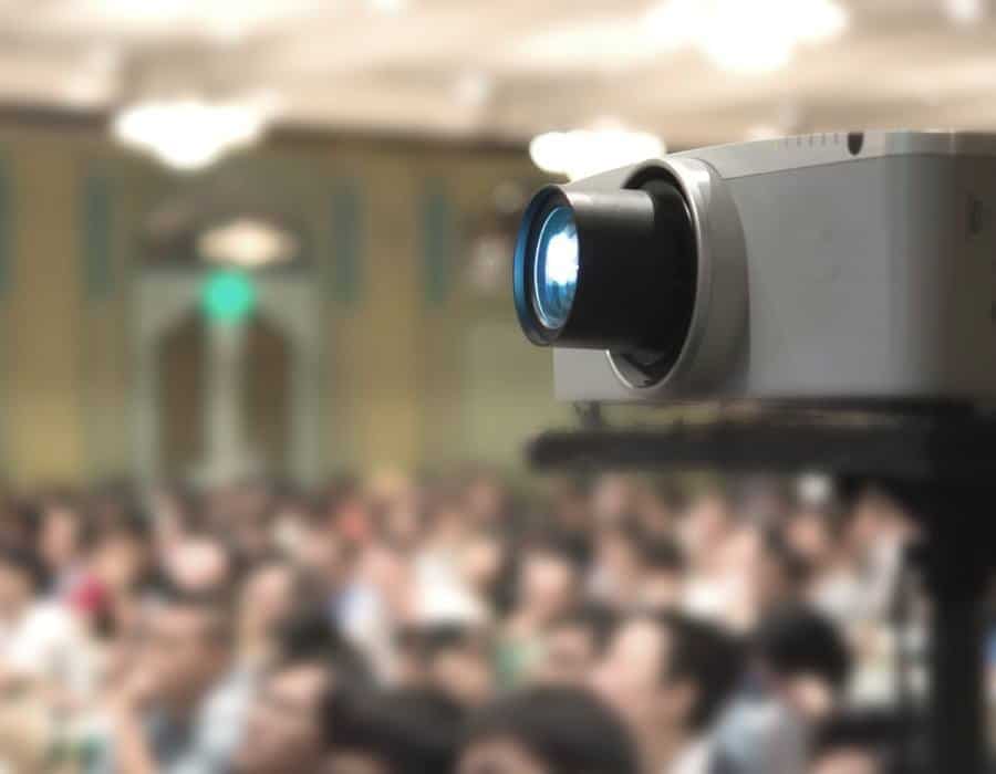 Diferencia entre una imagen de proyector 4K y 1080p