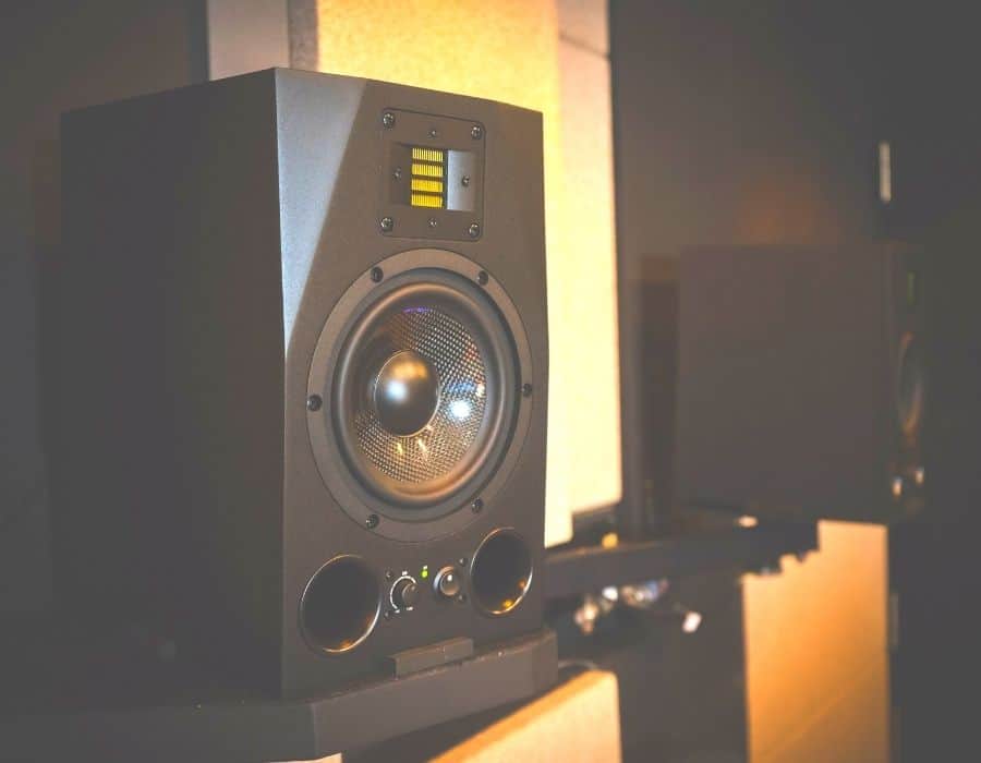 ¿Puedo utilizar altavoces Hi-Fi como monitores de estudio? 3 Monitores de estudio