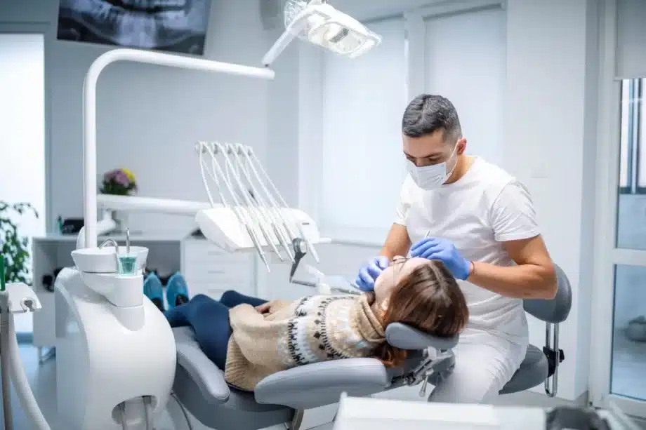 mejores clinicas dentales de almeria