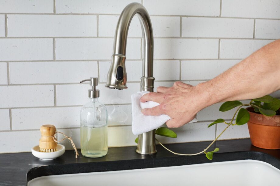 Cómo Limpiar y Mantener tu Grifo de Cocina 5 Cómo limpiar y mantener tu grifo de cocina como nuevo