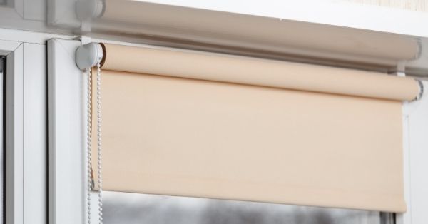 Consejos para Usar un Estor Enrollable como Pantalla de Proyector 267 Consejos para Usar un Estor Enrollable como Pantalla de Proyector