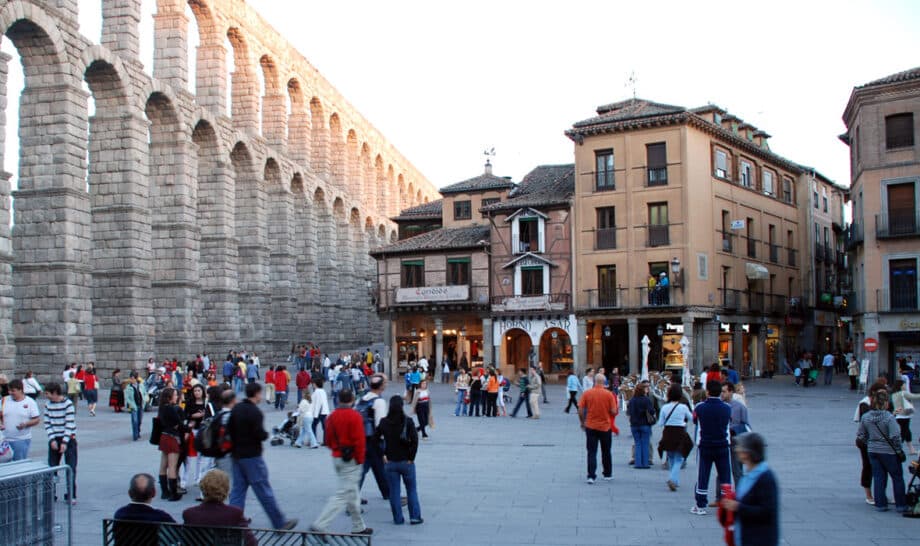 Los mejores guías turísticos de Segovia 17 visitas guiadas segovia Leticia Hernández