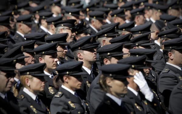 mejores academias de oposiciones a policia y guardia civil de madrid